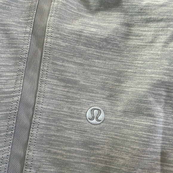 Lululemon short - Picture 7 of 9